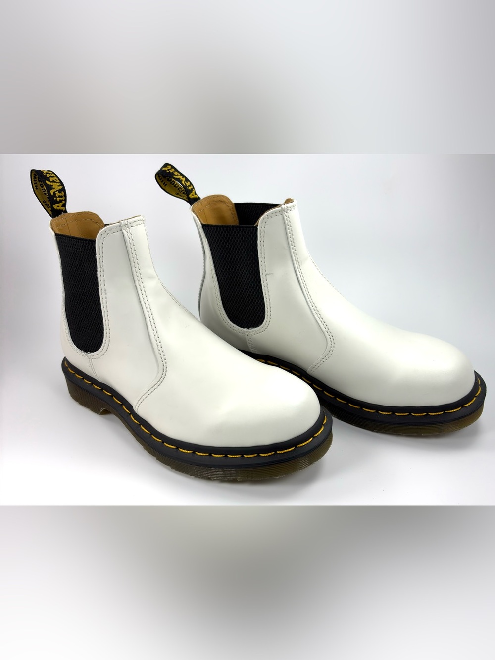 Dr. Martens 2976 YS Chelsea Boots White Leather Women’s 7 EU 38 NWOT
